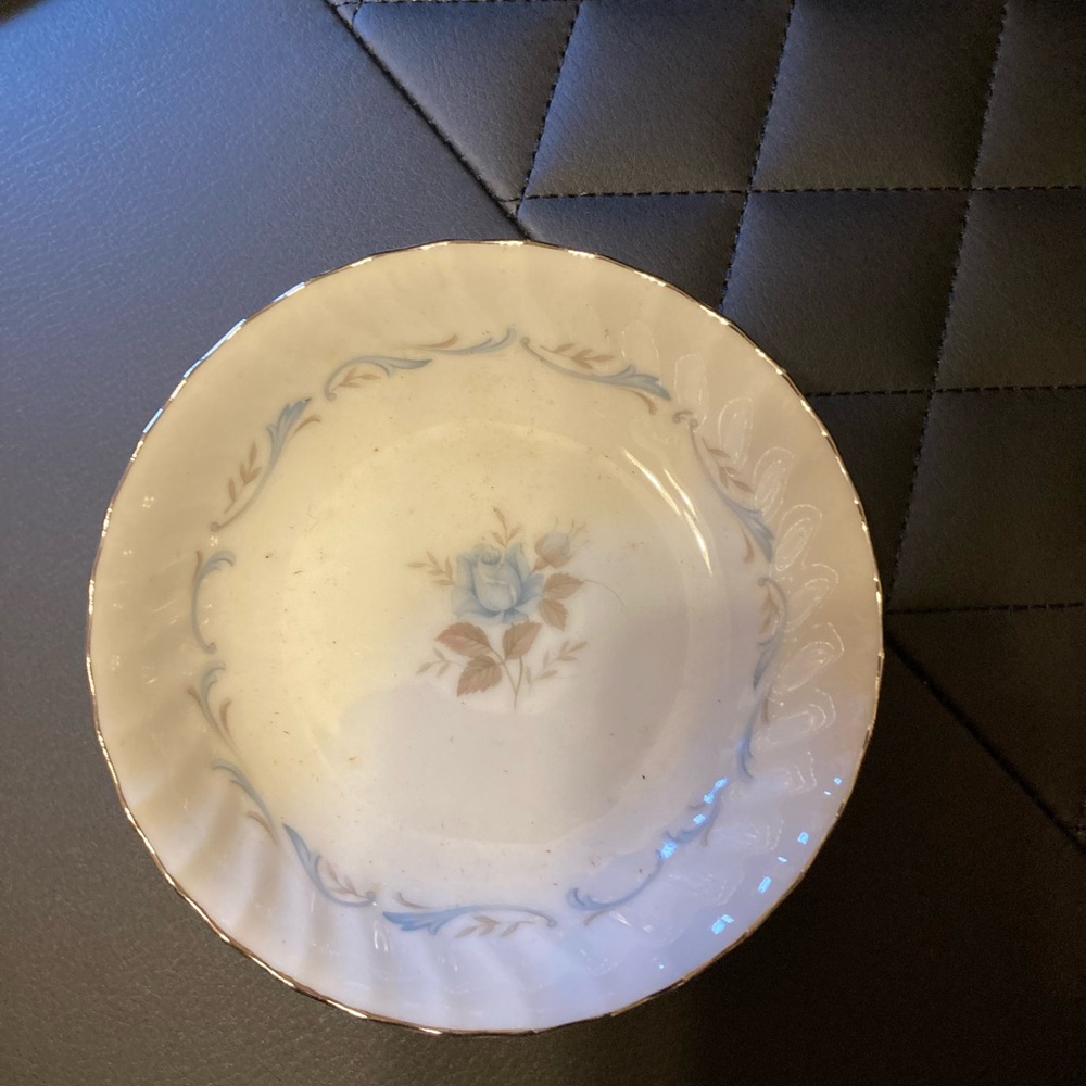 Elegant Floral Dinnerware Bowl Set